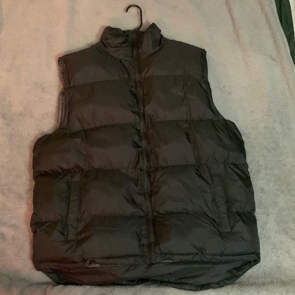 Men’s Xl black puffer vest